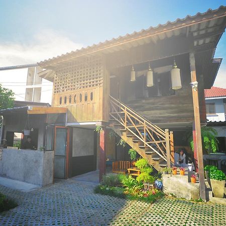Manon Hostel Chiang Mai Buitenkant foto