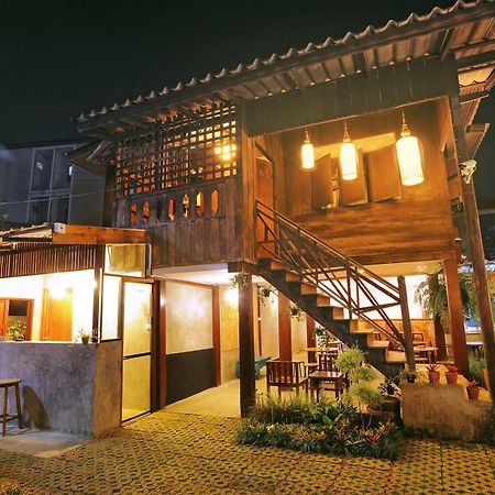 Manon Hostel Chiang Mai Buitenkant foto