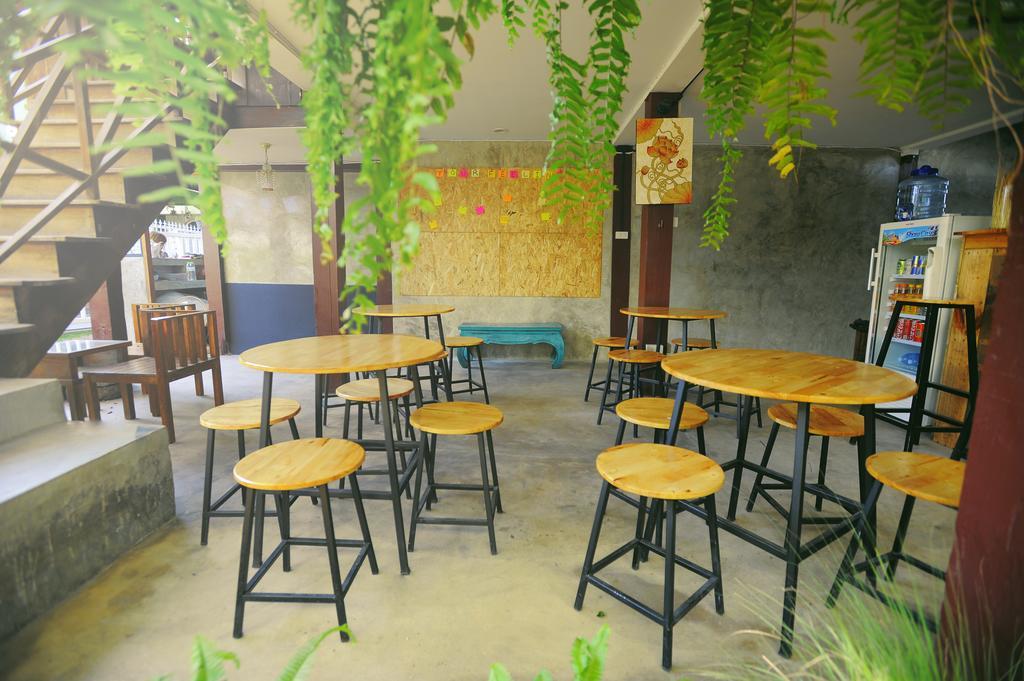 Manon Hostel Chiang Mai Buitenkant foto