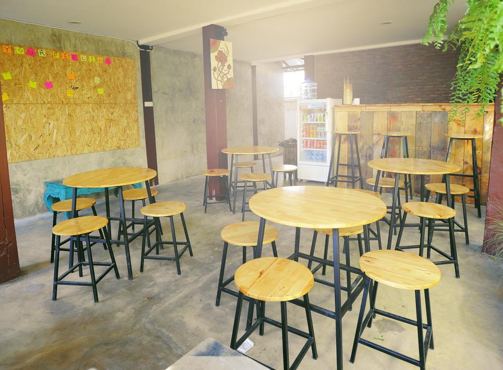 Manon Hostel Chiang Mai Buitenkant foto