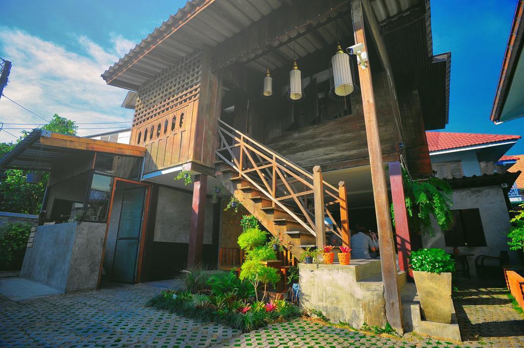 Manon Hostel Chiang Mai Buitenkant foto