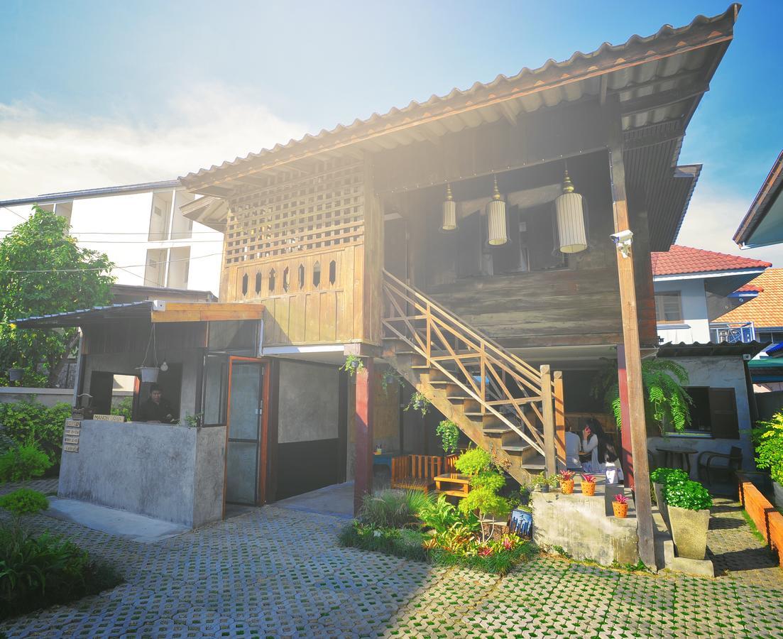 Manon Hostel Chiang Mai Buitenkant foto