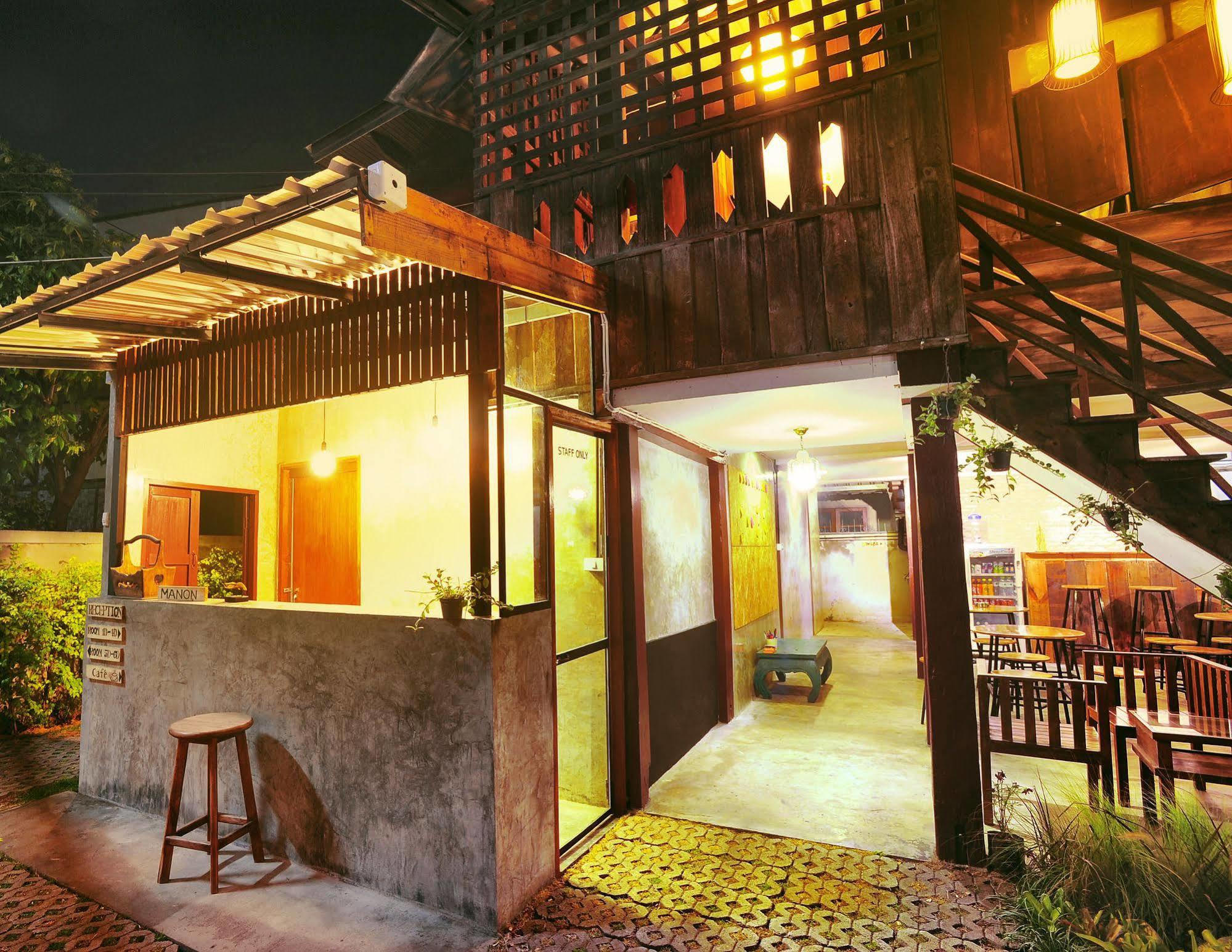Manon Hostel Chiang Mai Buitenkant foto