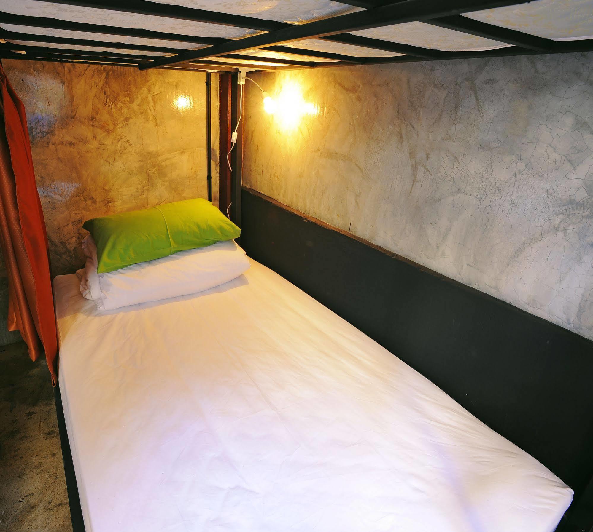 Manon Hostel Chiang Mai Buitenkant foto