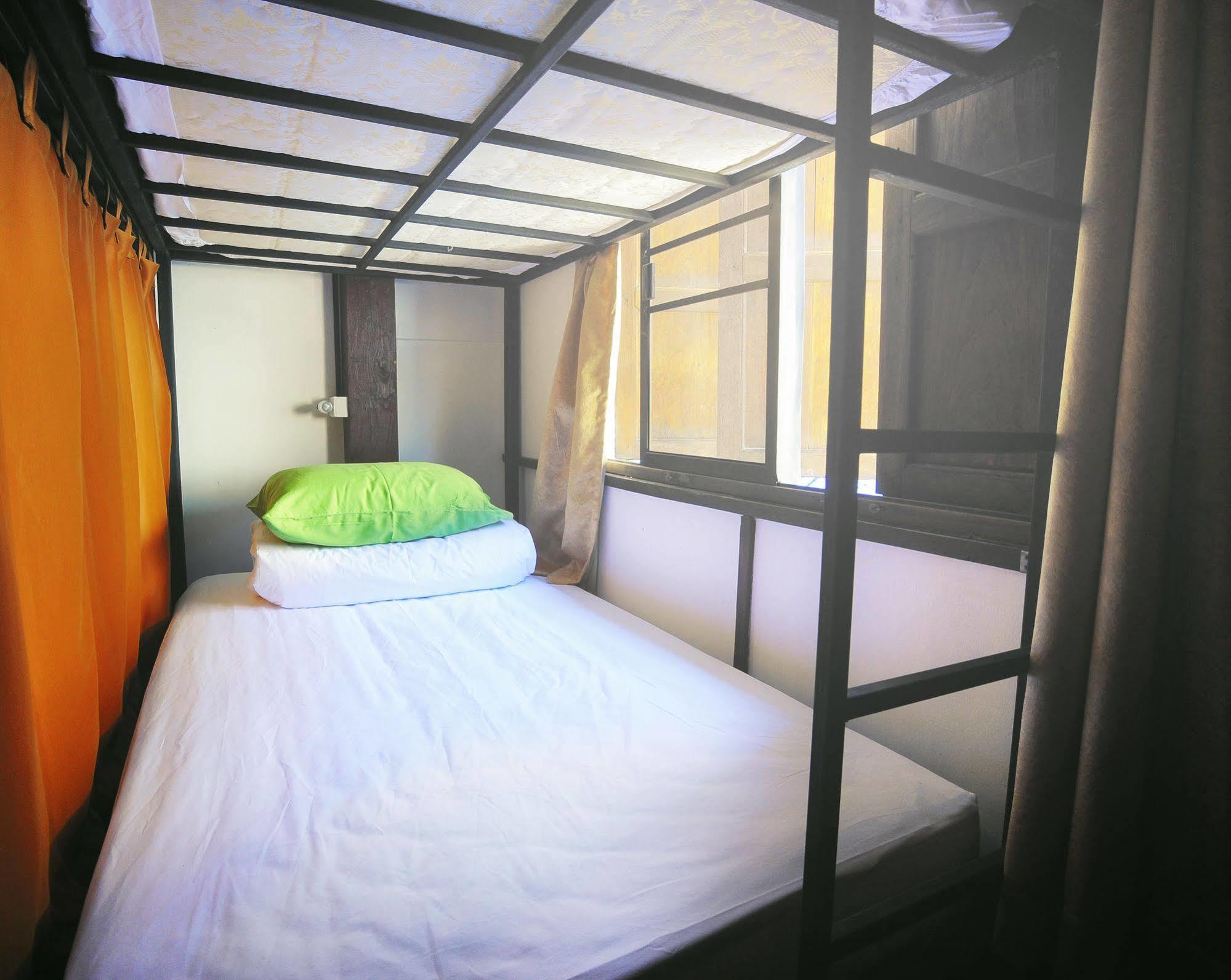 Manon Hostel Chiang Mai Buitenkant foto