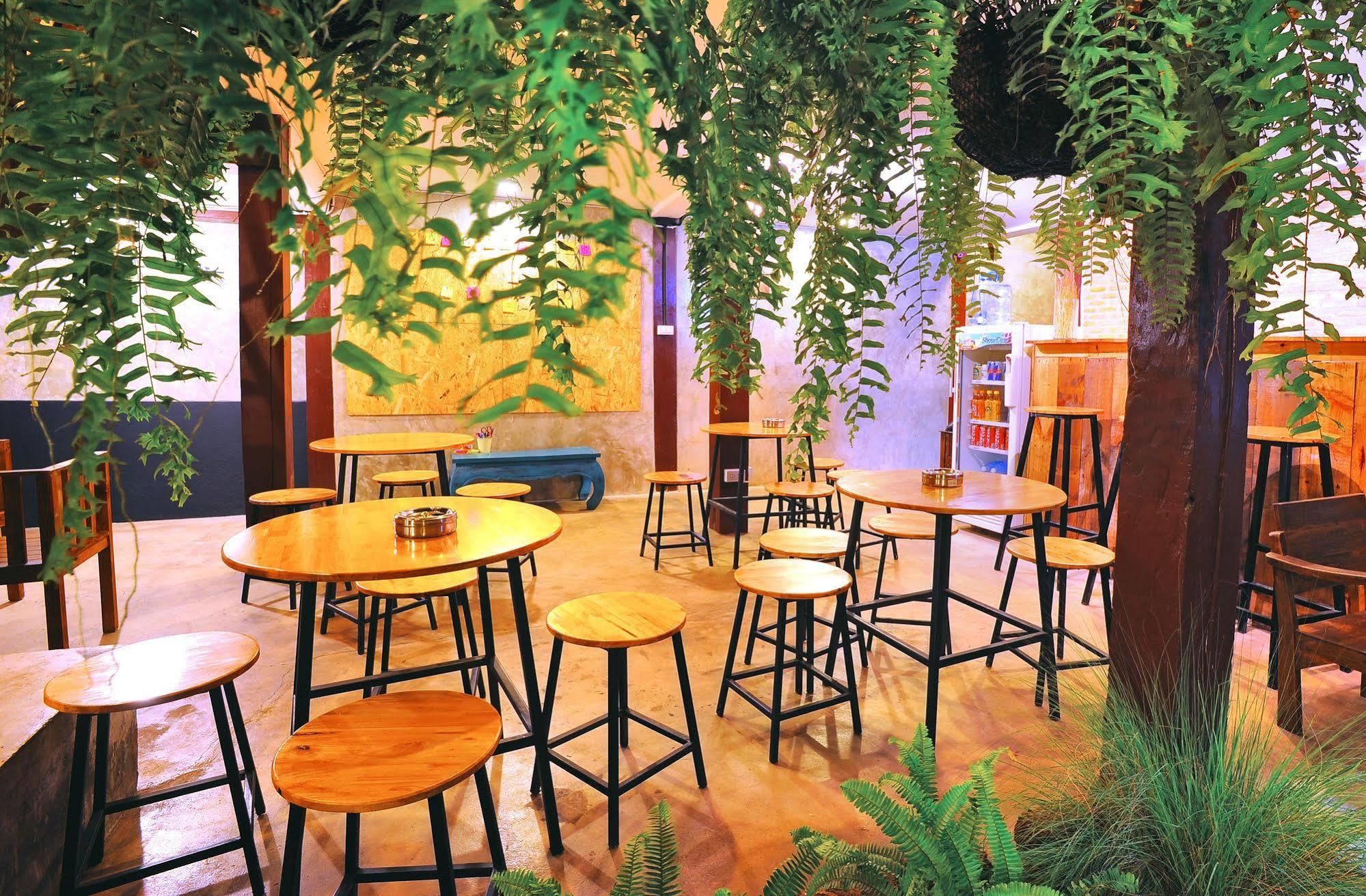 Manon Hostel Chiang Mai Buitenkant foto